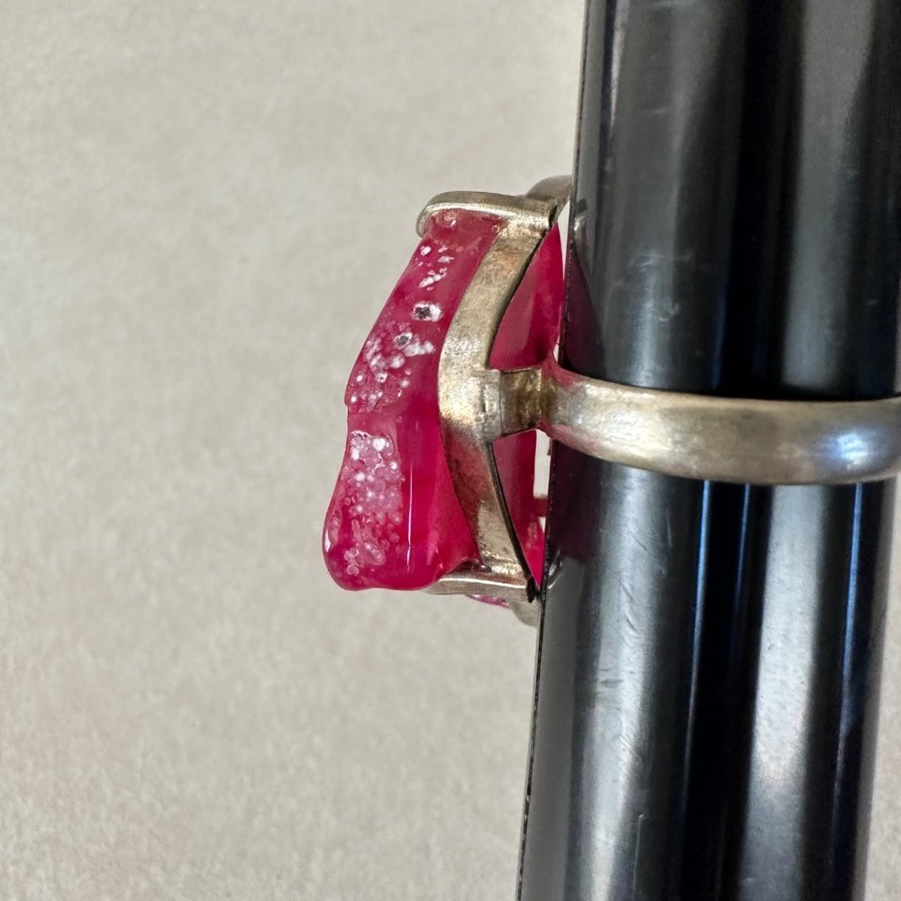 Signed stamped 925 sterling silver hot pink natural agate geode slice ring - Picture 6 of 10